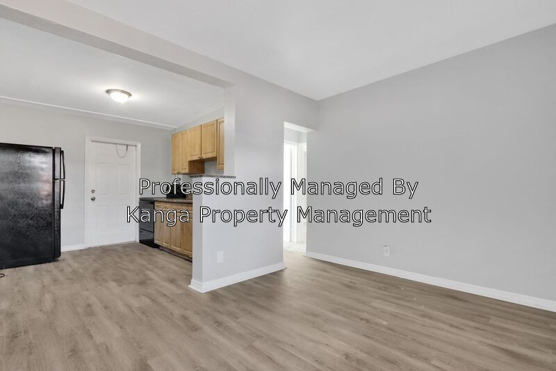 Primary Photo - 1600 Center St