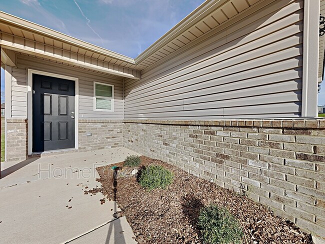 Building Photo - 12407 Waterbury Dr