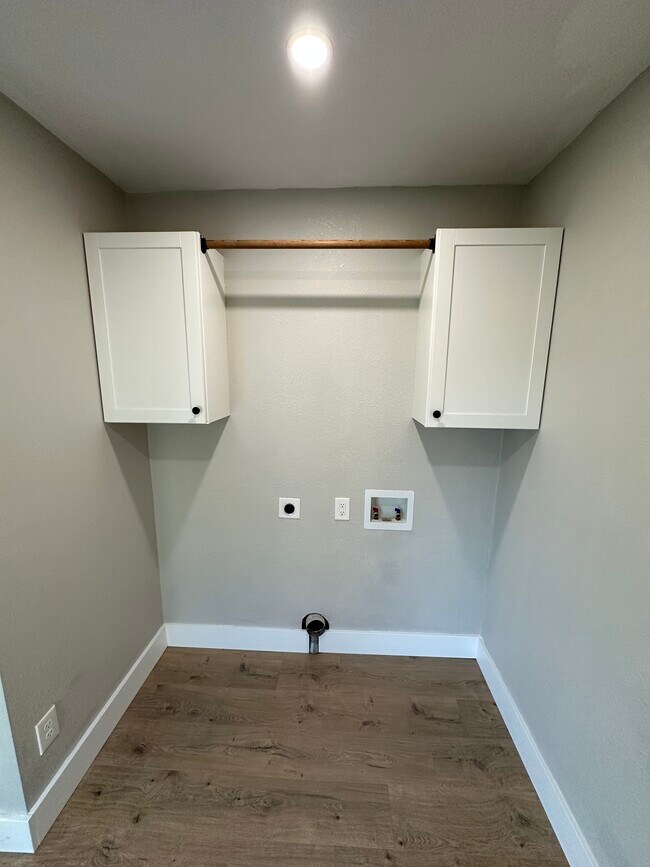 Foto del edificio - 2511 W Main St