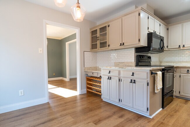 Building Photo - 5603 Ventura Dr