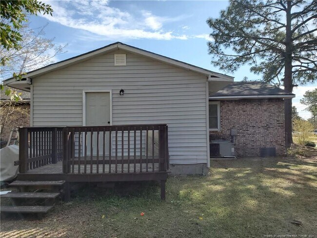 Building Photo - 6078 Lexington Dr