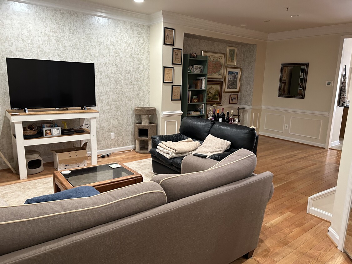 Foto principal - 8509 Cameron St