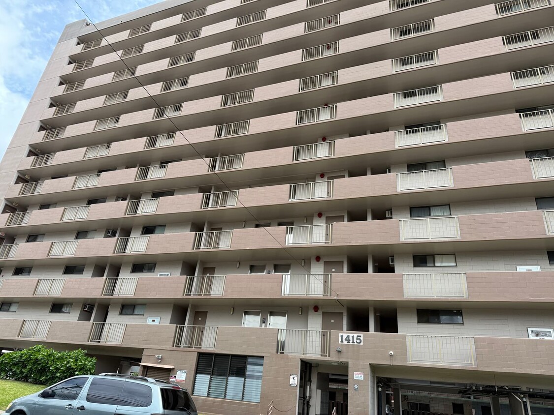 Primary Photo - Luna-Liho Towers - fully renovated, washer...