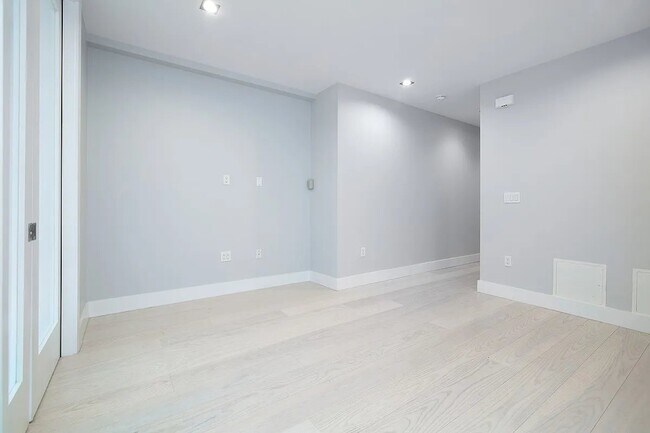 Foto del edificio - 434 W 52nd St