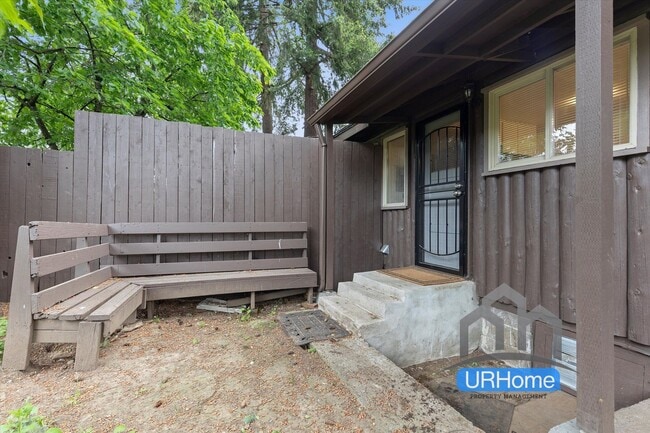 Building Photo - Charming 2-Bedroom Portland Home – $1,850/month!