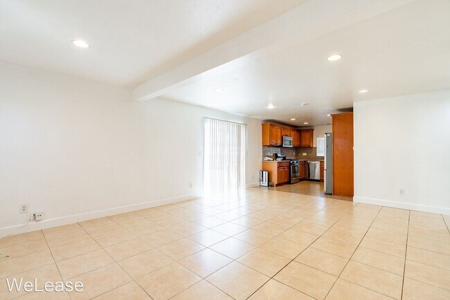 Building Photo - 4 br, 2 bath House - 972 Osage Street