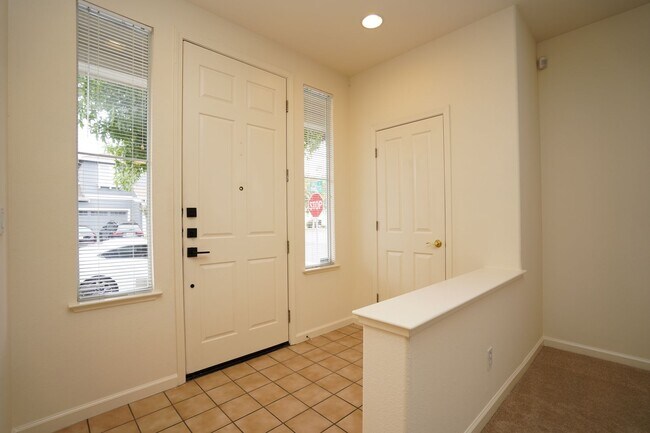 Foto del edificio - Spacious Home in Excellent Location!