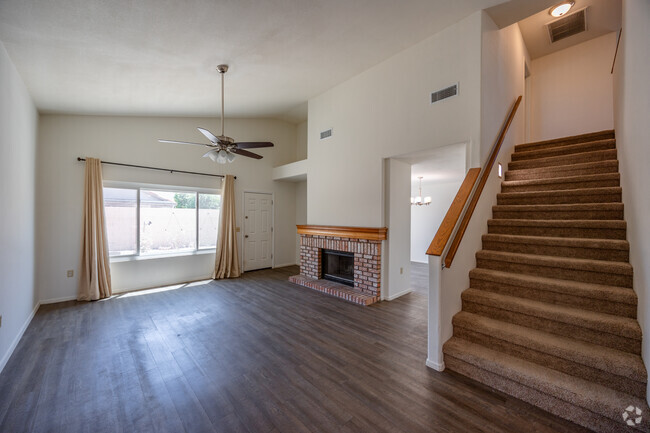 Building Photo - 1421 W Camino Ct