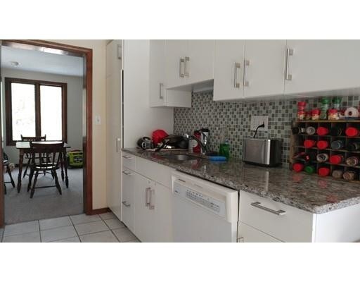 Foto del edificio - 33 Hilltop Ln