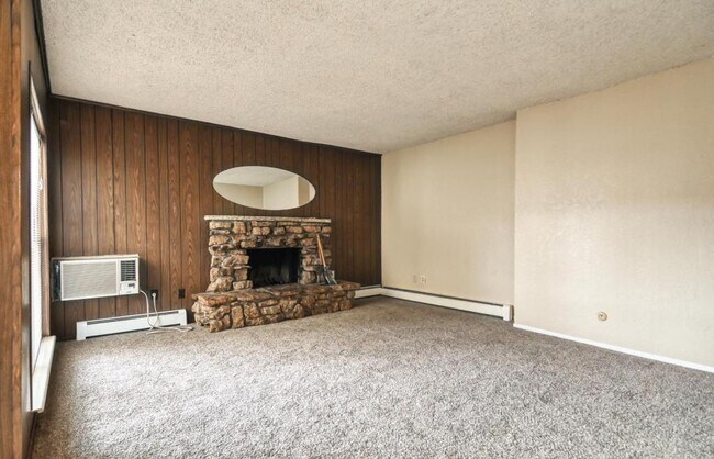 Building Photo - 3035 Oneal Pkwy, APT S34