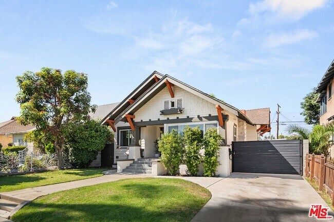 Foto del edificio - 1231 W 49th St