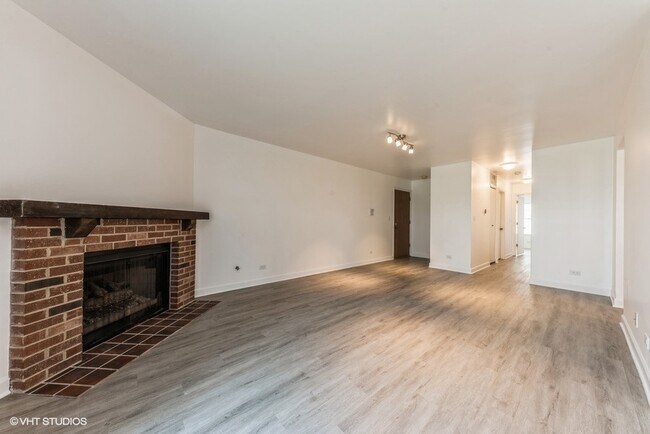 Building Photo - 602 Berkley Ct