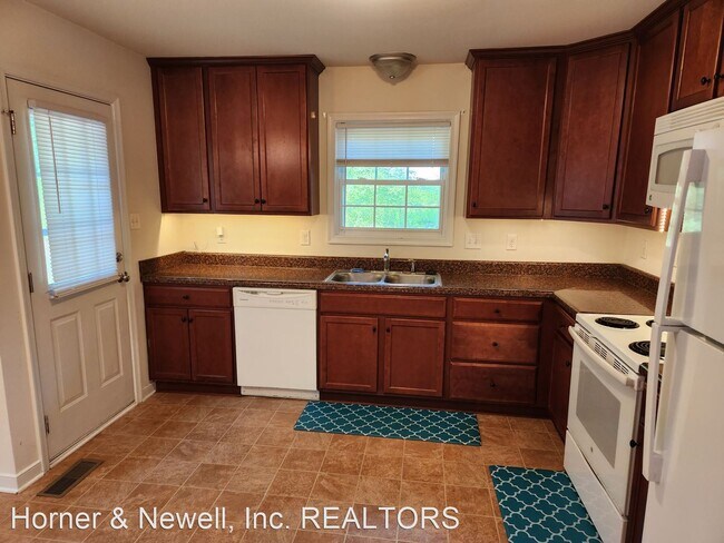 Building Photo - 3 br, 2 bath House - 138 Gene Road