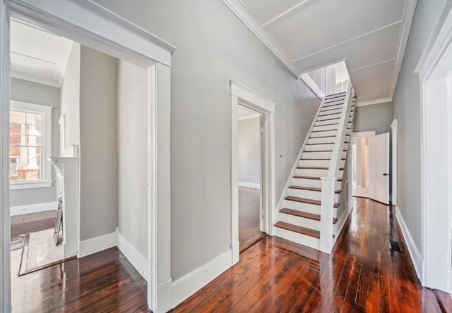 Building Photo - 1957 Broughton St