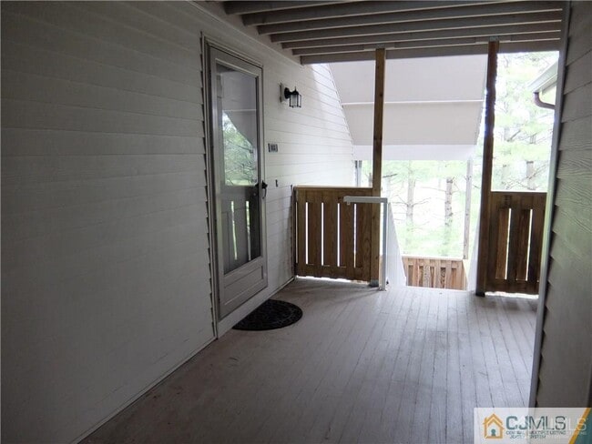 Building Photo - 1818 Ravens Crest Dr