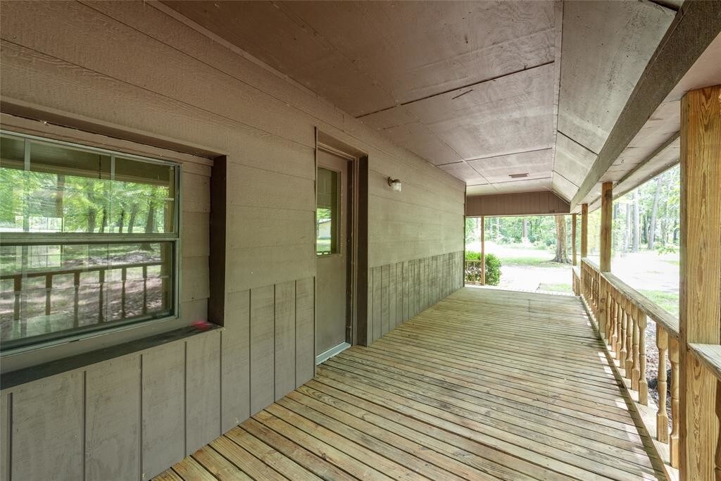 Primary Photo - 15977 Oak Creek Cir
