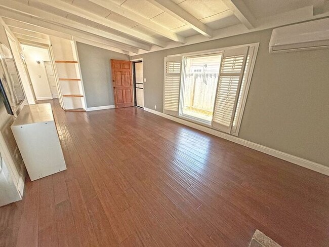 Building Photo - 3528 Shafer Dr