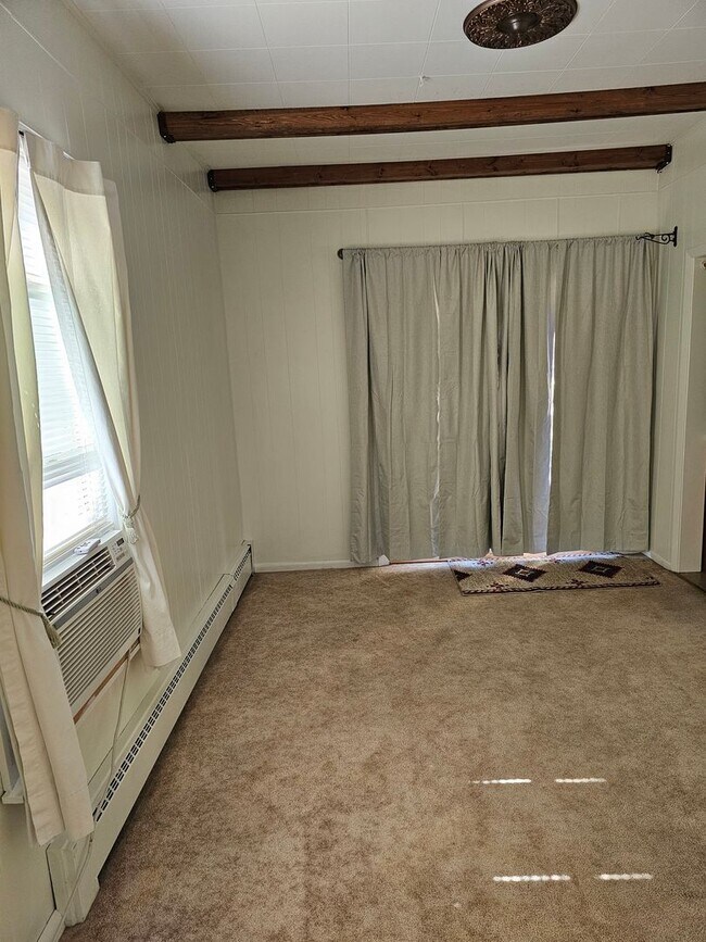 Foto del edificio - 813 Woodbury St