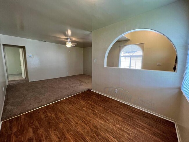 Building Photo - 1534 W 206th St