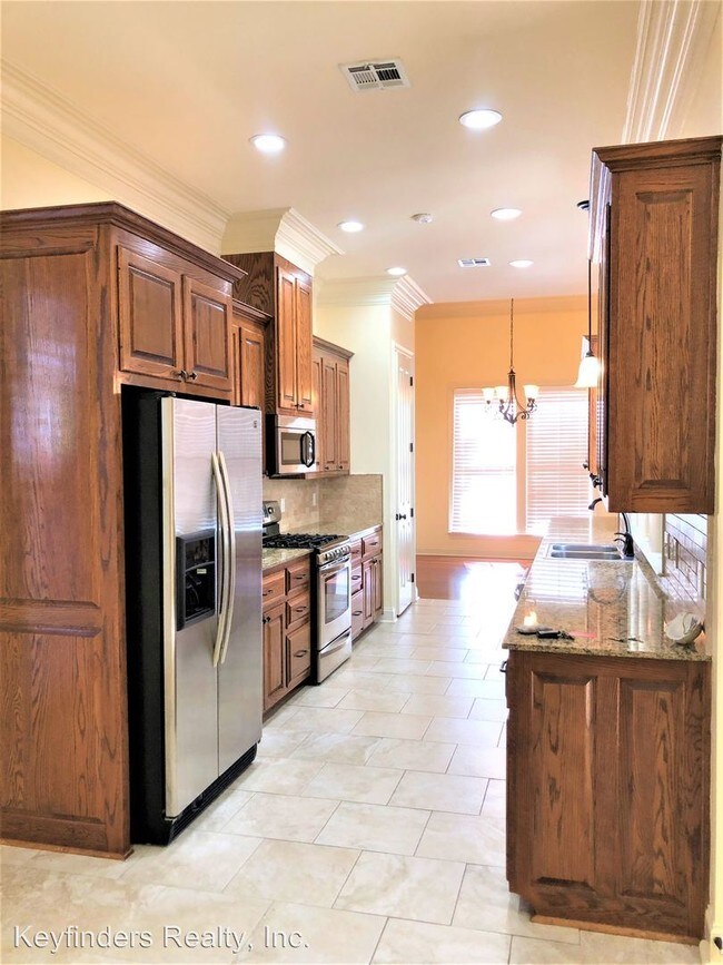 Building Photo - 3 br, 3 bath House - 2437 FIERO ST.