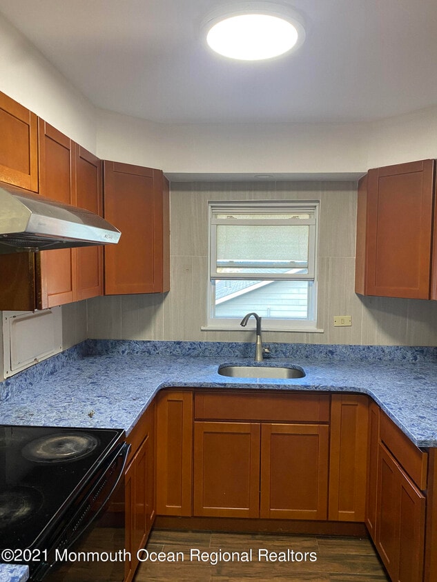 Primary Photo - 42K Cambridge Ct