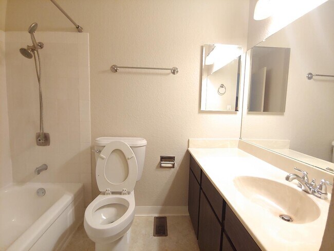 Foto del edificio - 3583 Johnson Ct