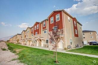 Building Photo - 43 E 700 N