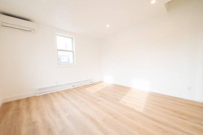 Foto del edificio - 4525 Brown St