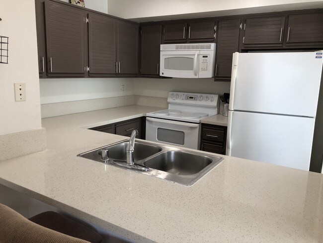 Building Photo - 25712 Le Parc