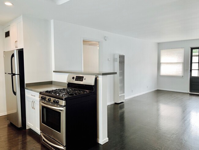 Foto del edificio - 710 Bay St