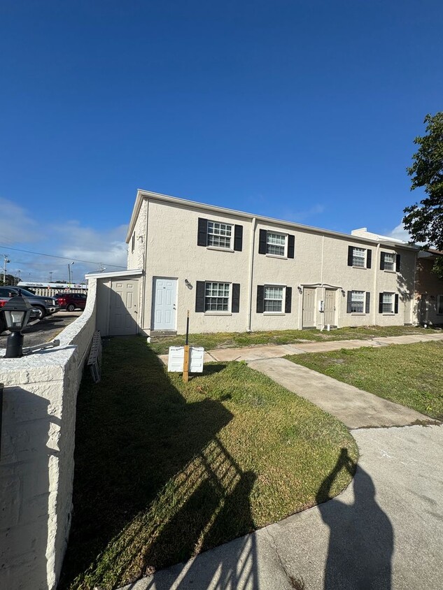 Foto principal - Centrally located in Merritt Island