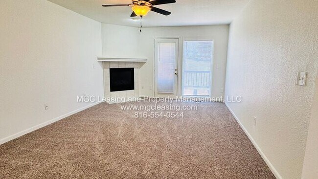 Foto del edificio - Creekwood Park Townhomes: 3 bedroom Duplex with unique floor plan for rent in the Northland