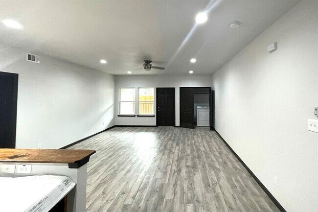Foto del edificio - 6510 Goforth St