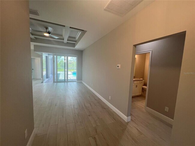 Building Photo - 133 Thelma Dr