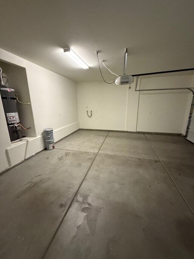 Foto del edificio - 8069 Athos Ct