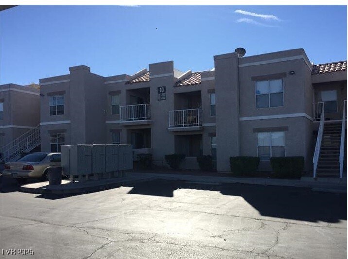 Foto principal - 6800 E Lake Mead Blvd