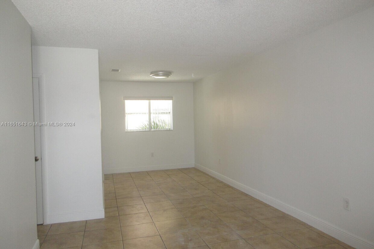 Primary Photo - 5461 W 24th Ave