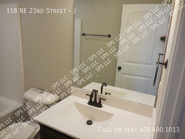 Foto del edificio - 118 NE 23rd St