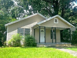 Building Photo - 3006 Gurnee Ave