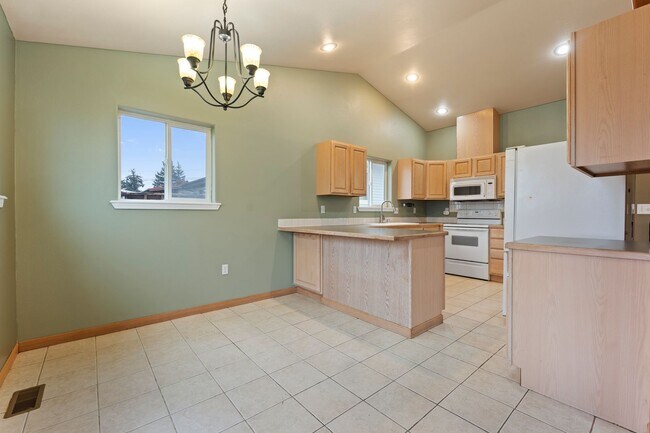 Building Photo - 3 Bed, 2 bath Home for Rent!