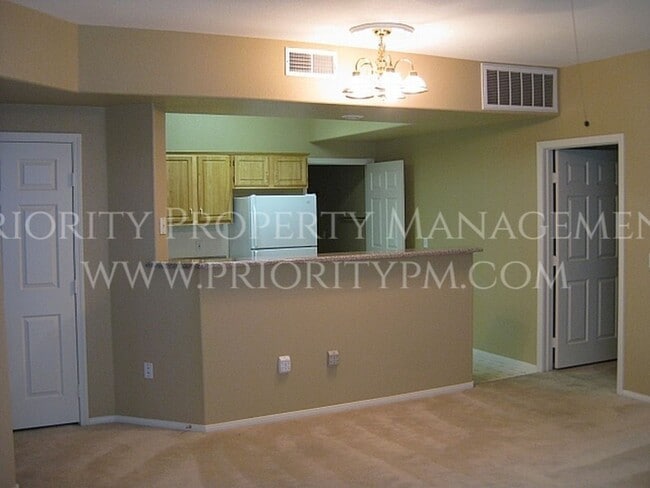 Building Photo - Beautiful 2 bedroom Morgyn Ridge Condo w/g...