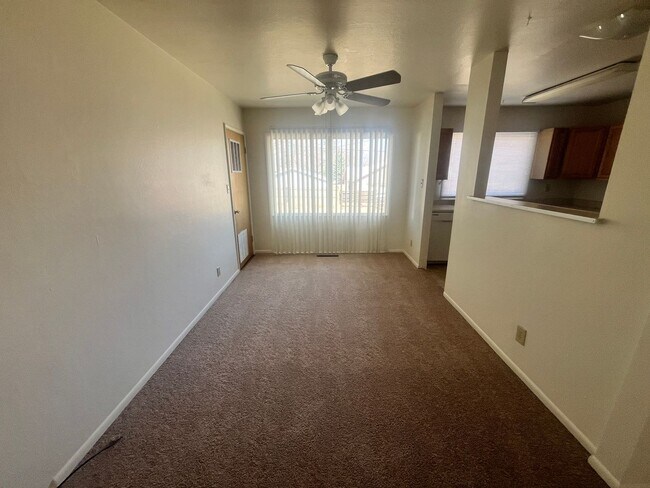 Foto del edificio - 1702 Holmes Dr
