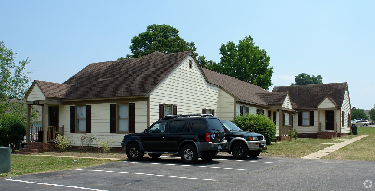 Primary Photo - 4800 Hoyle Dr