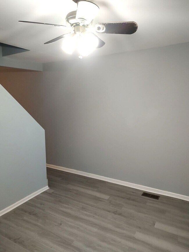 Foto del edificio - Stunning 2-Bedroom Townhouse in Point Breeze! Available NOW!