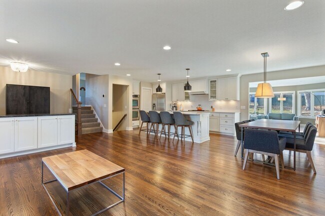 Building Photo - Fully Furnished 3BR Home in Edina