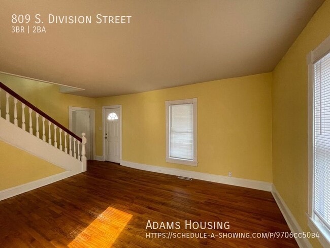 Foto del edificio - 809 S Division St