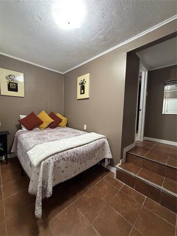 Foto del edificio - 2436 Lockhart Ave