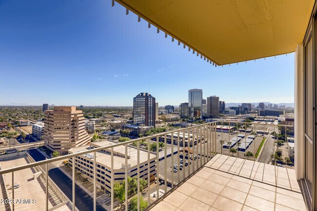 Foto del edificio - 207 W Clarendon Ave