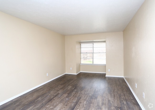 Interior Photo - Oakmont Apartment Homes