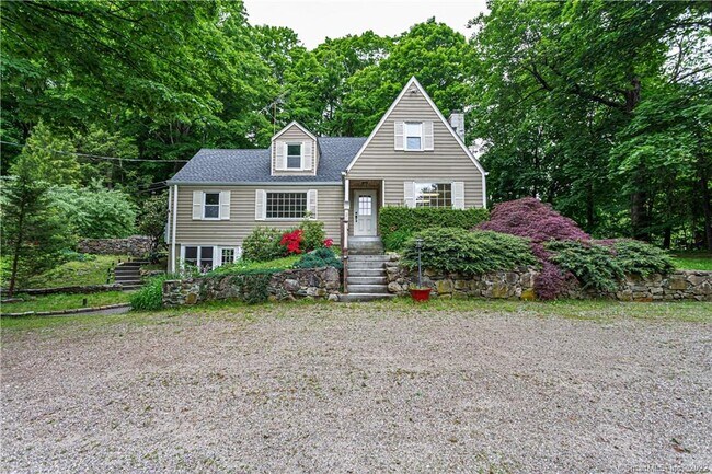 Foto del edificio - 228 Danbury Rd